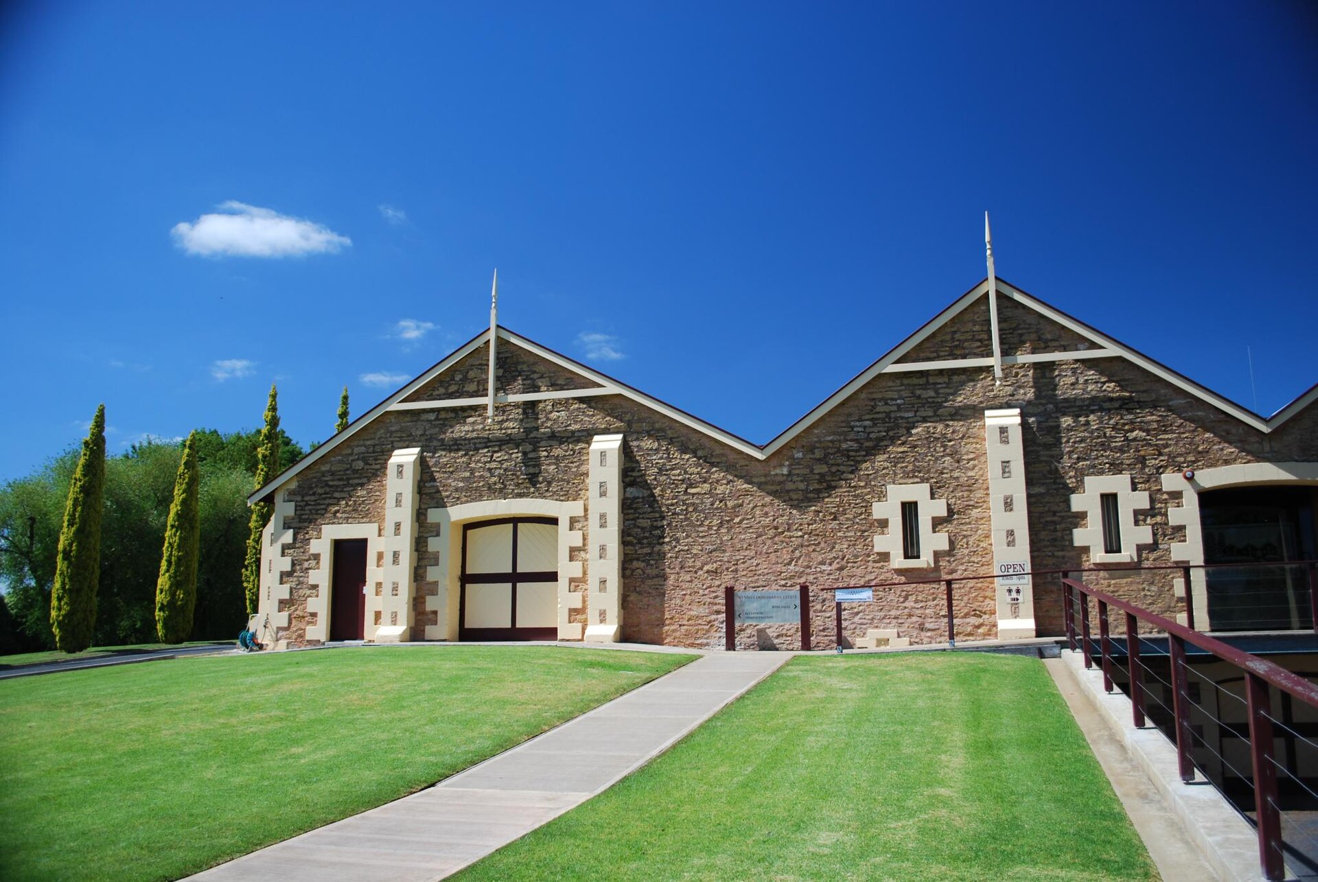 Wine & Cellar Doors